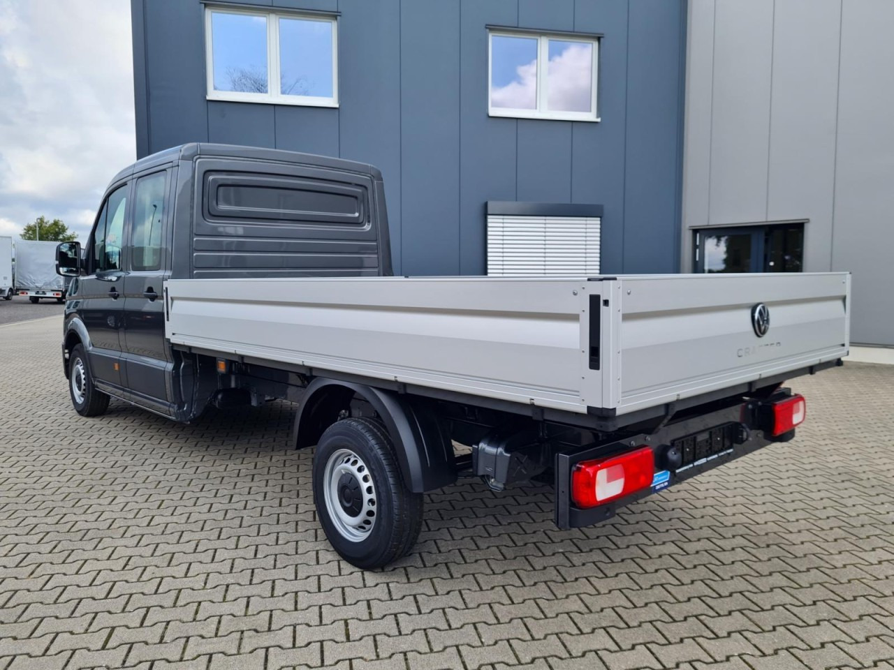Volkswagen Crafter 35 Doka 7-Sitze MAXI L4 KLIMA TEMPOMAT - Bortinis automobilis, Komercinis automobilis su dviguba kabina: foto 4 Volkswagen Crafter 35 Doka 7-Sitze MAXI L4 KLIMA TEMPOMAT - Bortinis automobilis, Komercinis automobilis su dviguba kabina: foto 4