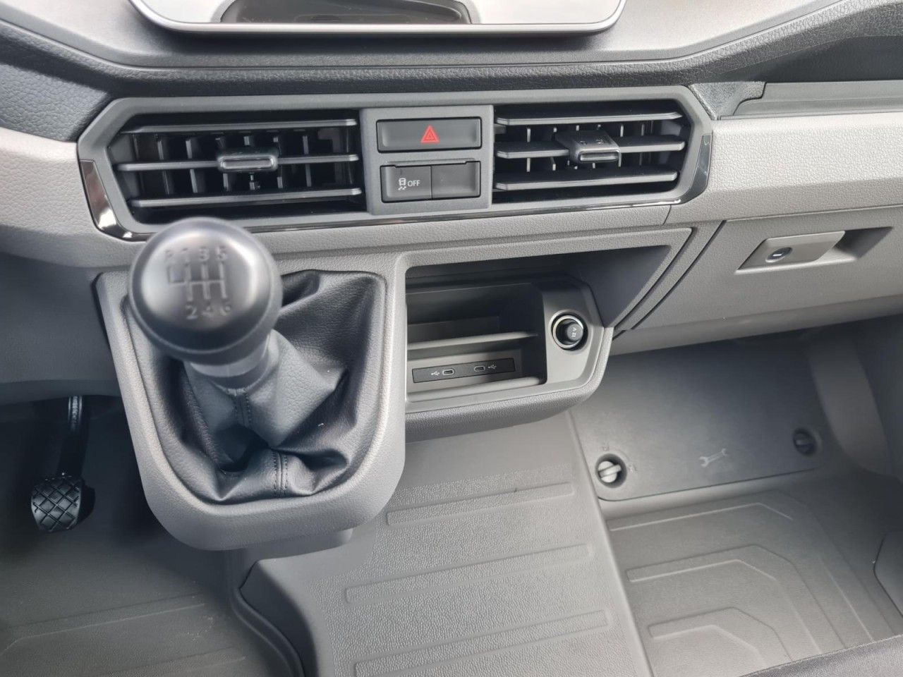 Bortinis automobilis, Komercinis automobilis su dviguba kabina Volkswagen Crafter 35 Doka TDI MR LED KLIMA TEMPOMAT: foto 11