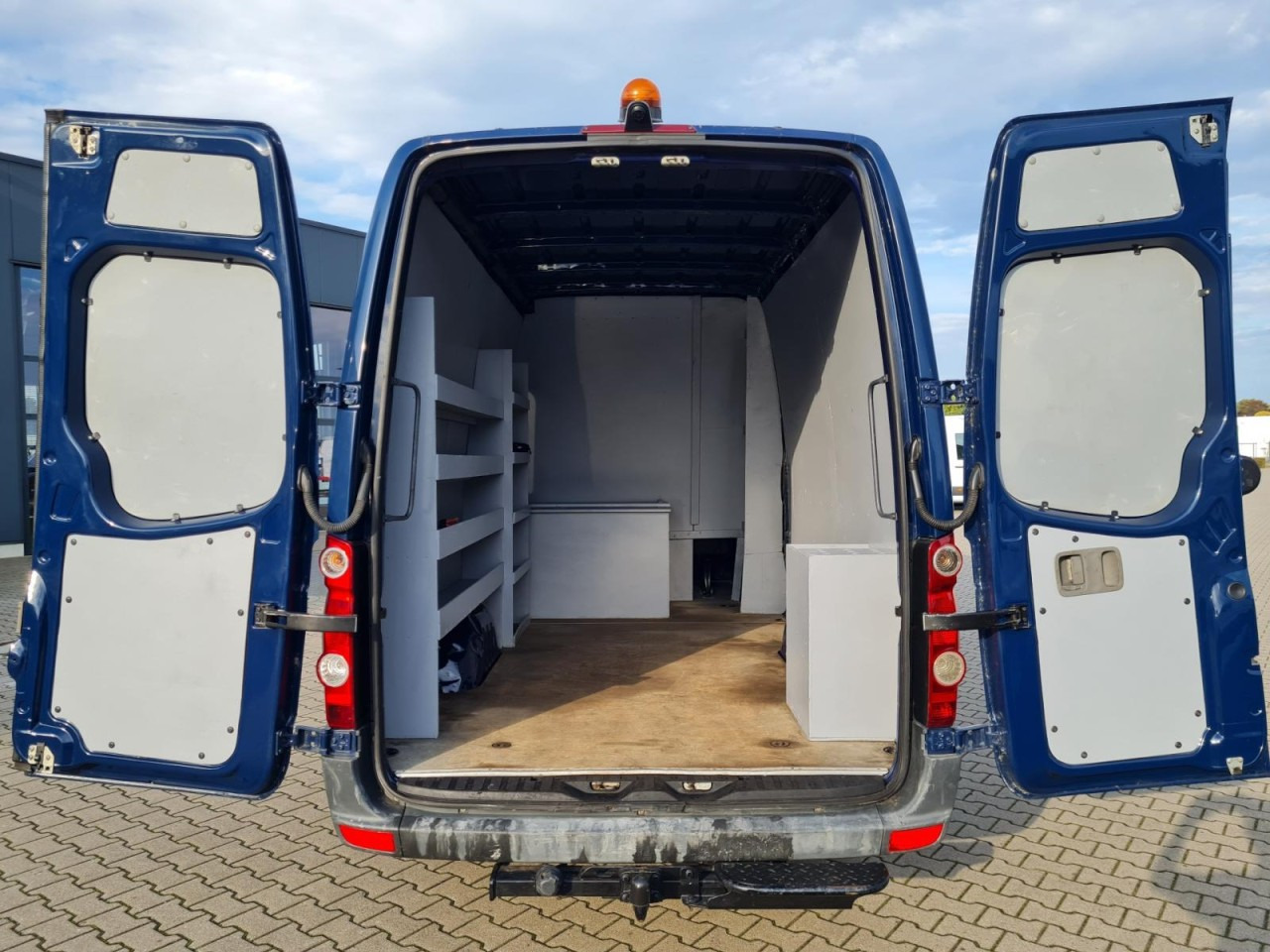 Volkswagen Crafter 35 Kasten Doka 5 Sitze AHK 3.5to REGALSYSTEM - Krovininis mikroautobusas, Komercinis automobilis su dviguba kabina: foto 5 Volkswagen Crafter 35 Kasten Doka 5 Sitze AHK 3.5to REGALSYSTEM - Krovininis mikroautobusas, Komercinis automobilis su dviguba kabina: foto 5