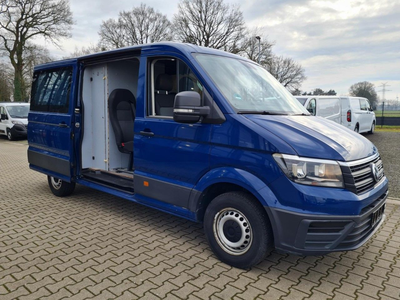 Volkswagen Crafter 35 Kasten Plus Doka mixto NAVI AHK 6 Sit - Krovininis mikroautobusas, Komercinis automobilis su dviguba kabina: foto 4 Volkswagen Crafter 35 Kasten Plus Doka mixto NAVI AHK 6 Sit - Krovininis mikroautobusas, Komercinis automobilis su dviguba kabina: foto 4