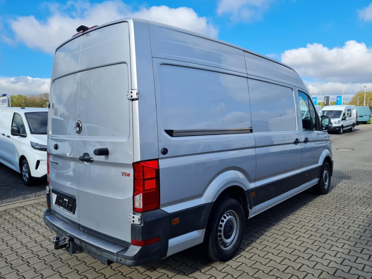 Volkswagen Crafter 35 Kasten TDI MR hoch NAVI KLIMA TEMPOMAT - Krovininis mikroautobusas: foto 4 Volkswagen Crafter 35 Kasten TDI MR hoch NAVI KLIMA TEMPOMAT - Krovininis mikroautobusas: foto 4