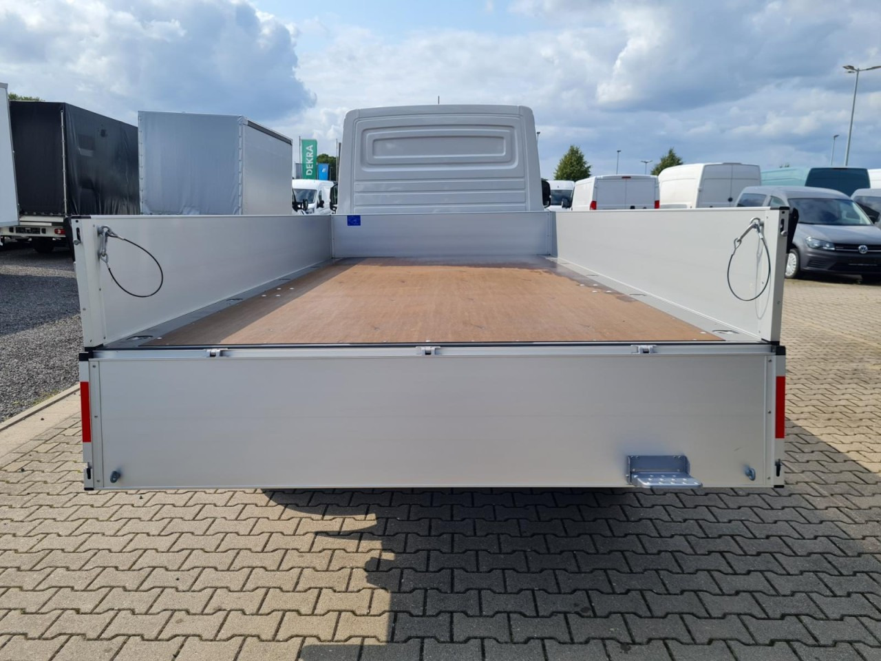 Volkswagen Crafter 35 Pritsche L4 lang KLIMA NAVI/APP TEMPOMAT - Bortinis automobilis: foto 5 Volkswagen Crafter 35 Pritsche L4 lang KLIMA NAVI/APP TEMPOMAT - Bortinis automobilis: foto 5