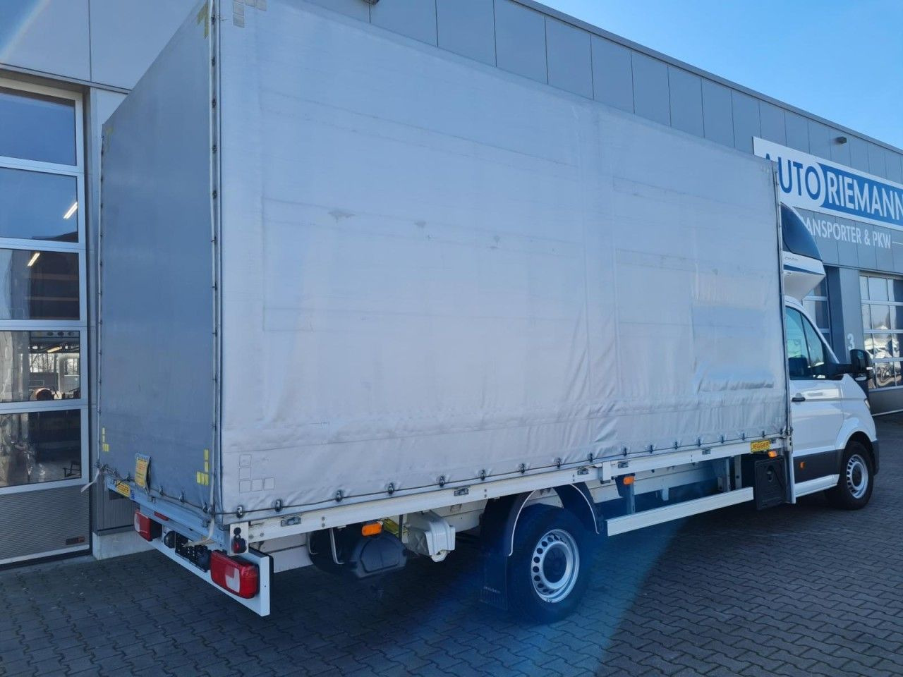 Volkswagen Crafter 35 Pritsche Plane Schlafkabine LED TEMPO - Tentinis mikroautobusas: foto 4 Volkswagen Crafter 35 Pritsche Plane Schlafkabine LED TEMPO - Tentinis mikroautobusas: foto 4