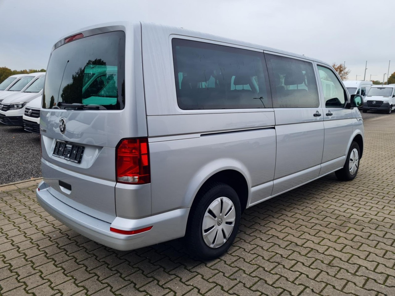 Volkswagen T6.1 Caravelle TDI lang 9 Sitzer 2 Schiebetüren Trendl. - Mikroautobusas, Keleivinis furgonas: foto 5 Volkswagen T6.1 Caravelle TDI lang 9 Sitzer 2 Schiebetüren Trendl. - Mikroautobusas, Keleivinis furgonas: foto 5