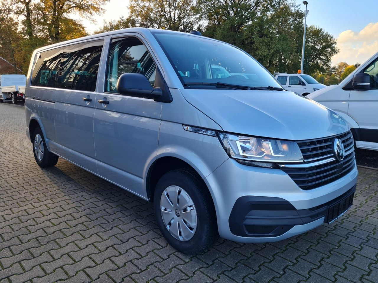 Volkswagen T6.1 Caravelle TDI lang 9 Sitzer 2 Schiebetüren Trendl. - Mikroautobusas, Keleivinis furgonas: foto 3 Volkswagen T6.1 Caravelle TDI lang 9 Sitzer 2 Schiebetüren Trendl. - Mikroautobusas, Keleivinis furgonas: foto 3
