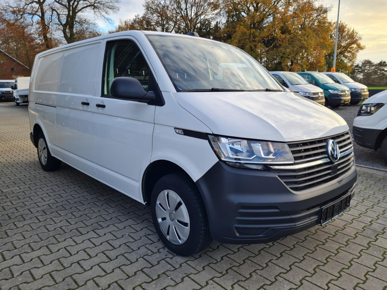 Volkswagen T6.1 Kasten TDI lang L2 DSG KLIMA KAMERA PDC - Mažas furgonas: foto 3 Volkswagen T6.1 Kasten TDI lang L2 DSG KLIMA KAMERA PDC - Mažas furgonas: foto 3