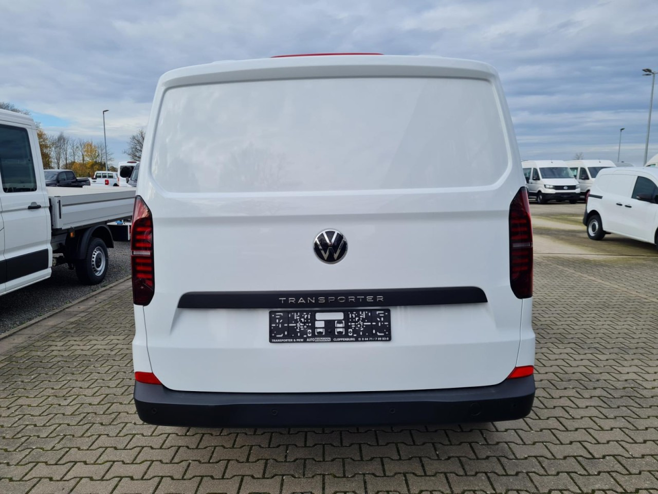 Volkswagen T7 Transporter Kasten Tdi KR Heckklappe PDC KLIMA - Mažas furgonas: foto 5 Volkswagen T7 Transporter Kasten Tdi KR Heckklappe PDC KLIMA - Mažas furgonas: foto 5