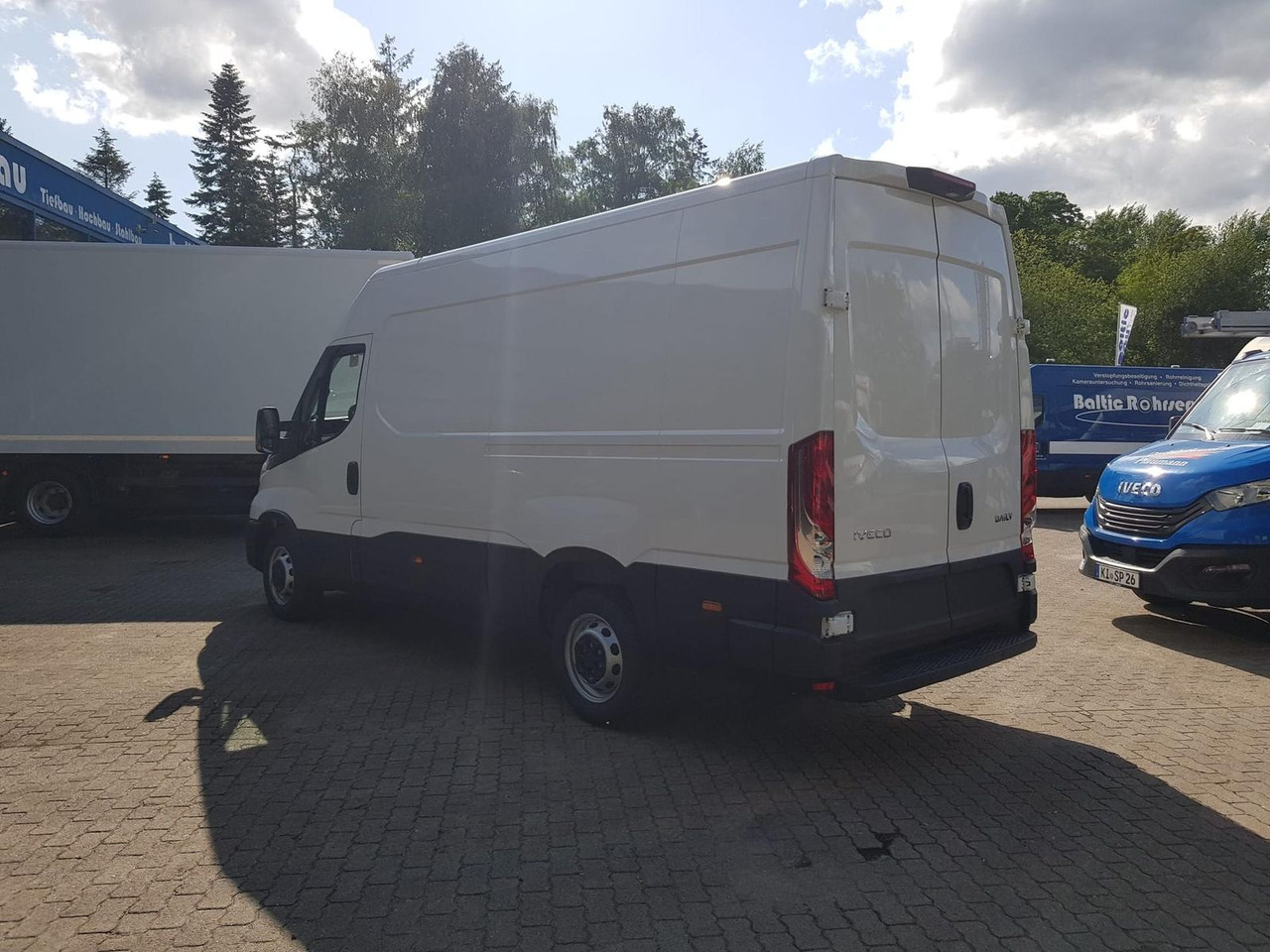 Iveco Daily 35S14A8 V Y mit Rückfahrkamera und Radi... - Krovininis mikroautobusas: foto 3 Iveco Daily 35S14A8 V Y mit Rückfahrkamera und Radi... - Krovininis mikroautobusas: foto 3