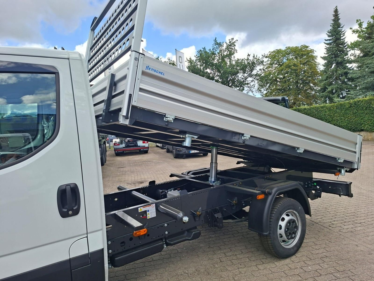 Iveco Daily 35S14A8Y Henschel 3-Seiten Kipper 100 k... - Bortinis automobilis: foto 3 Iveco Daily 35S14A8Y Henschel 3-Seiten Kipper 100 k... - Bortinis automobilis: foto 3