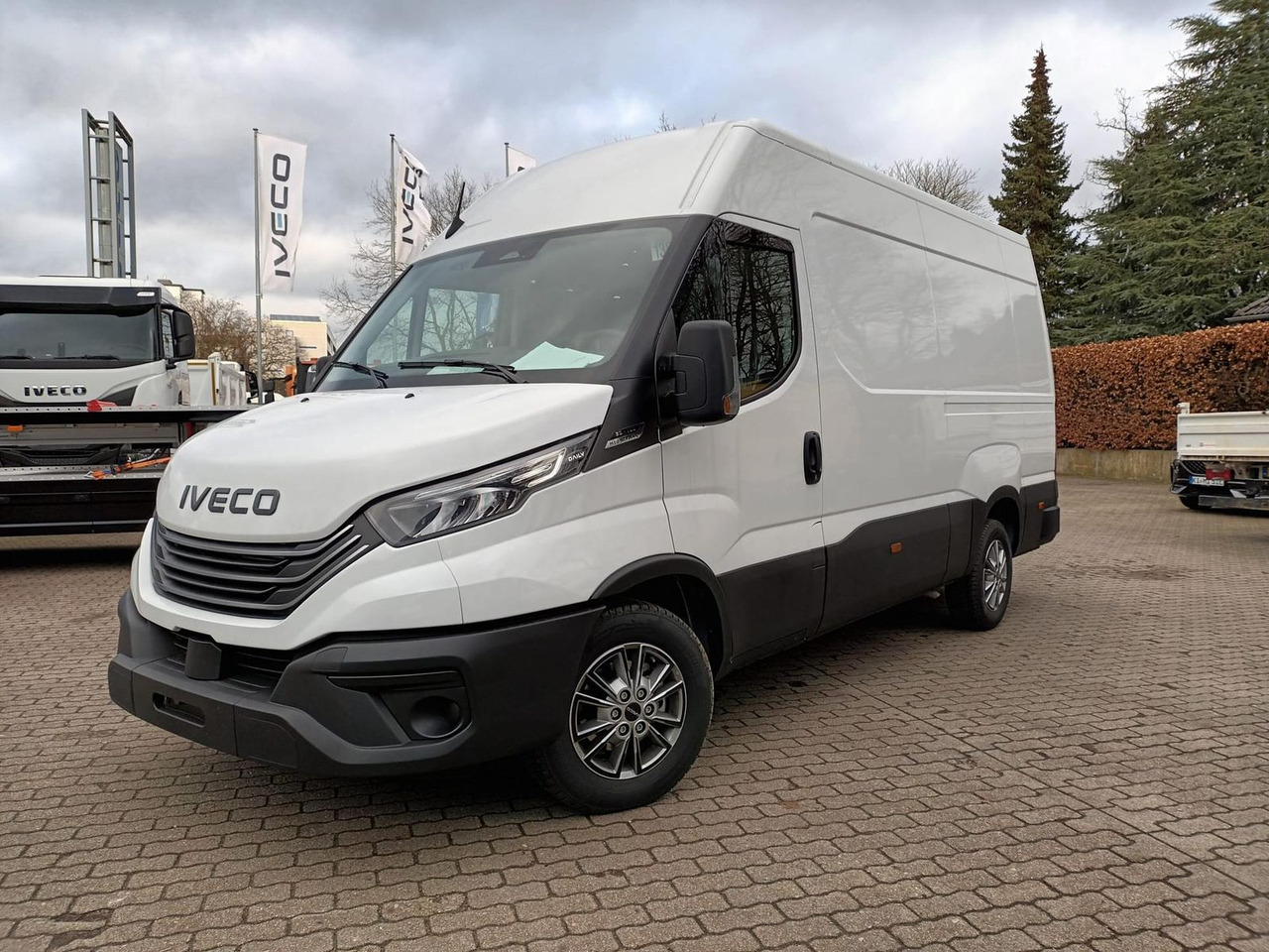 Iveco Daily 35S16A8 V 3520L - ab 0% Finanzieren - Krovininis mikroautobusas: foto 1 Iveco Daily 35S16A8 V 3520L - ab 0% Finanzieren - Krovininis mikroautobusas: foto 1