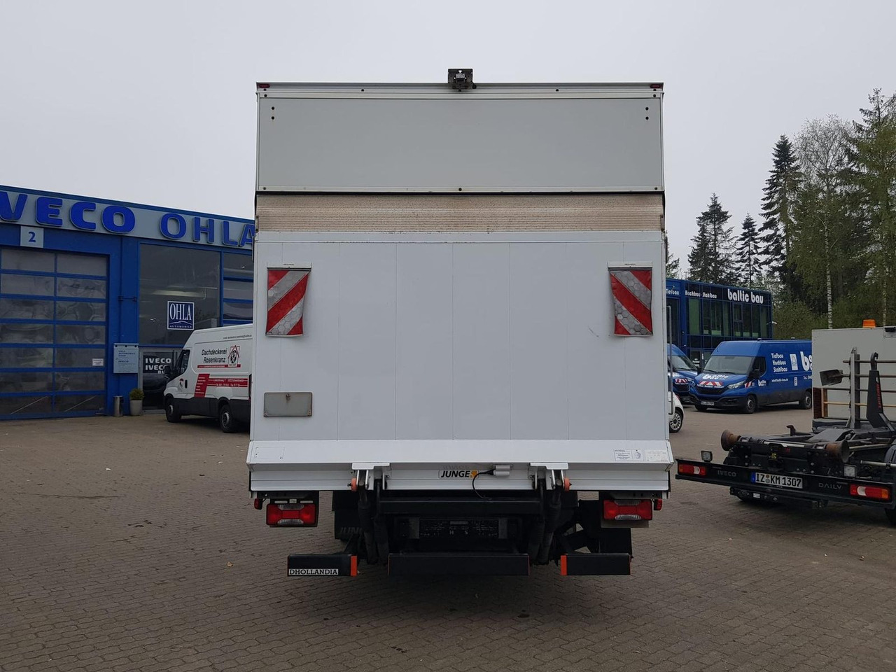 Iveco Daily 70C18HA8/P Koffer, Luftfederung, Kamera... - Furgonas su krovinių dėže: foto 5 Iveco Daily 70C18HA8/P Koffer, Luftfederung, Kamera... - Furgonas su krovinių dėže: foto 5