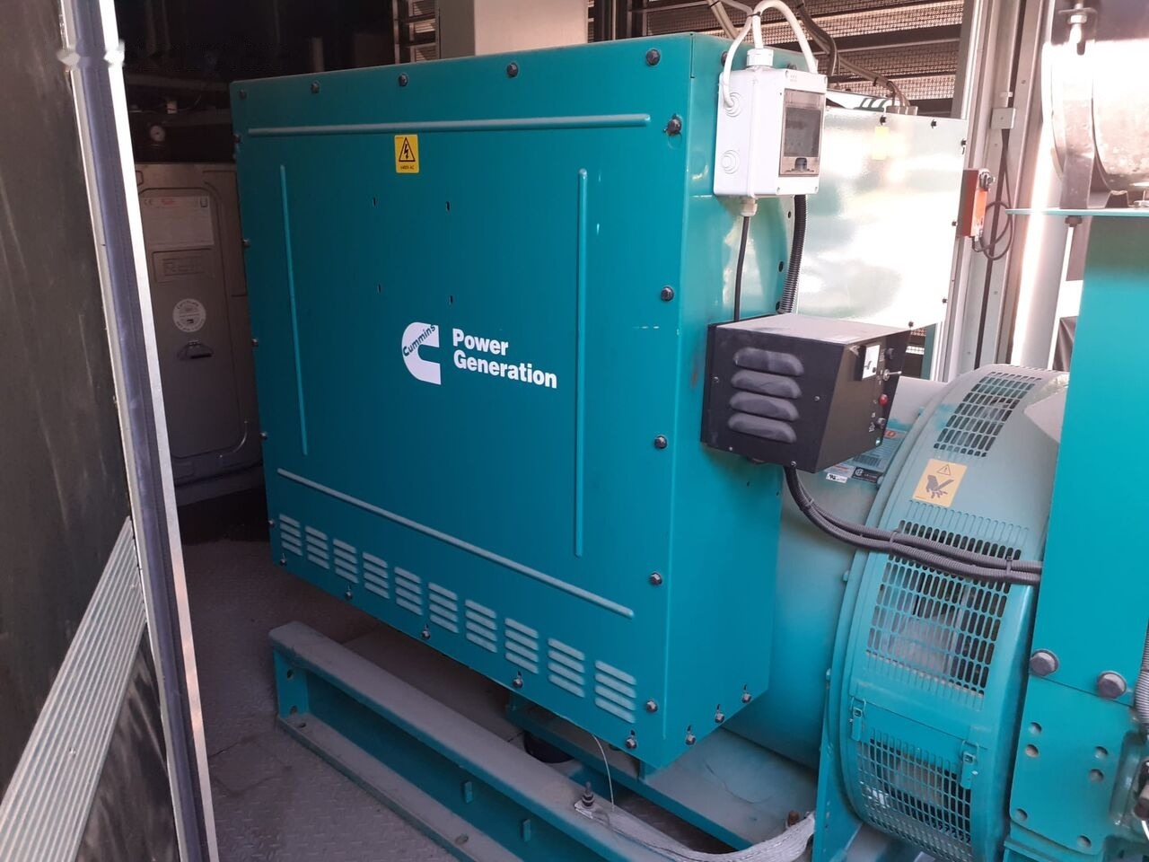 Stamford Generator Nowy1300 KW 1650 KVA STAMFORD CUMMINS - Elektrinis generatorius: foto 1 Stamford Generator Nowy1300 KW 1650 KVA STAMFORD CUMMINS - Elektrinis generatorius: foto 1