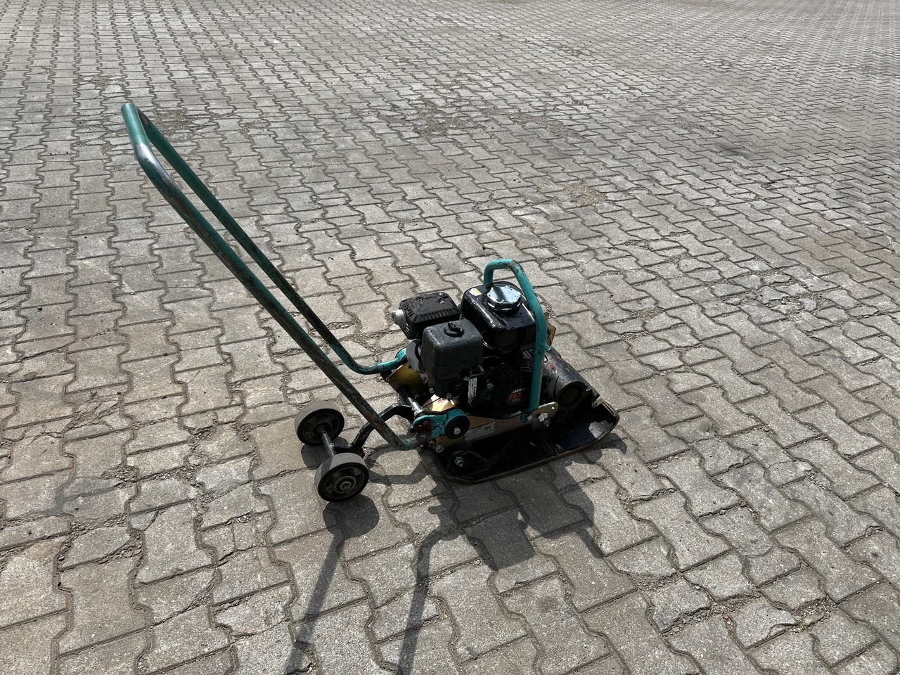 Ammann APF12/40 Rüttelplatte 69 kg - Tankinimo plokštė: foto 5 Ammann APF12/40 Rüttelplatte 69 kg - Tankinimo plokštė: foto 5