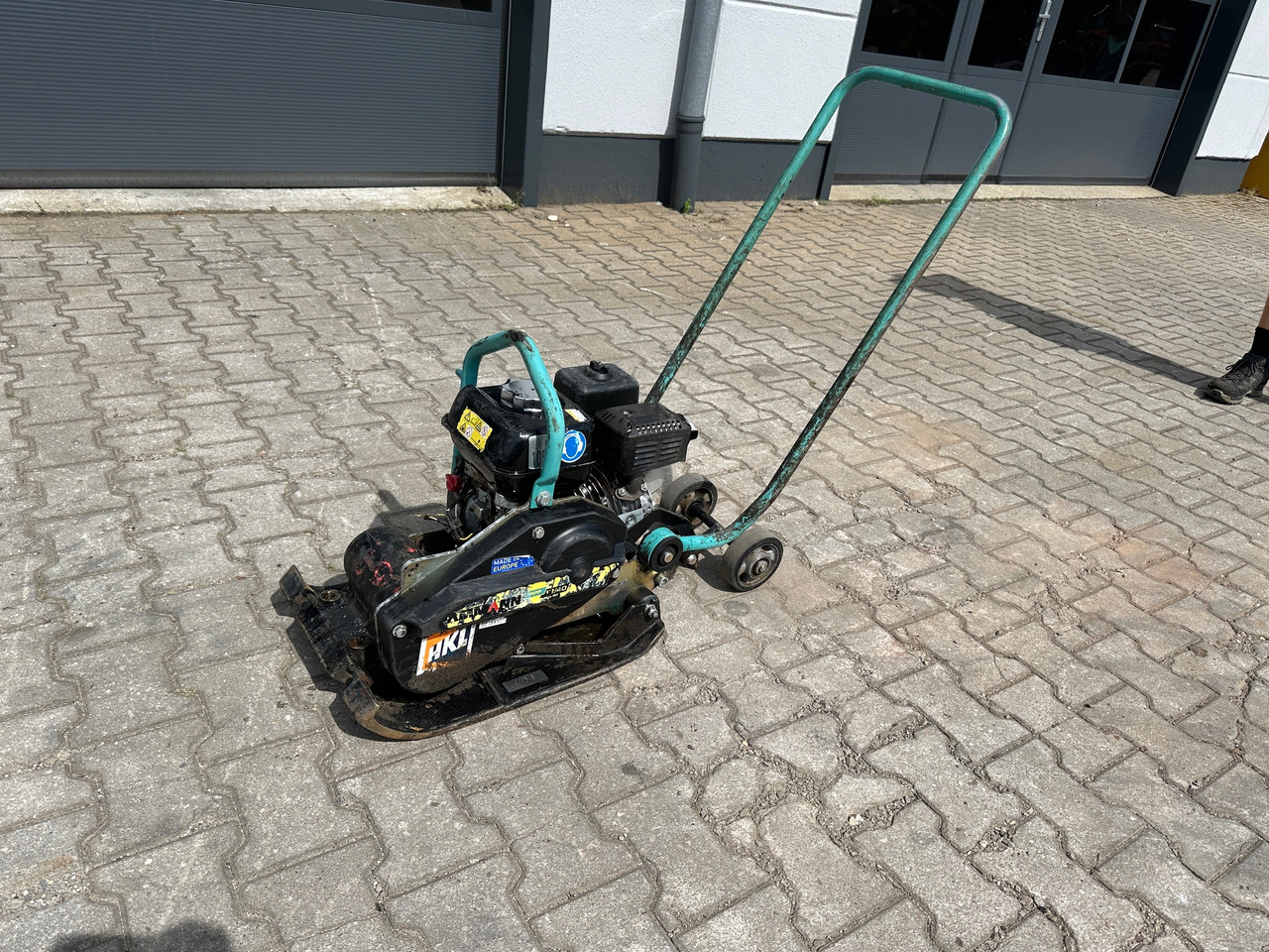 Ammann APF12/40 Rüttelplatte 69 kg - Tankinimo plokštė: foto 3 Ammann APF12/40 Rüttelplatte 69 kg - Tankinimo plokštė: foto 3