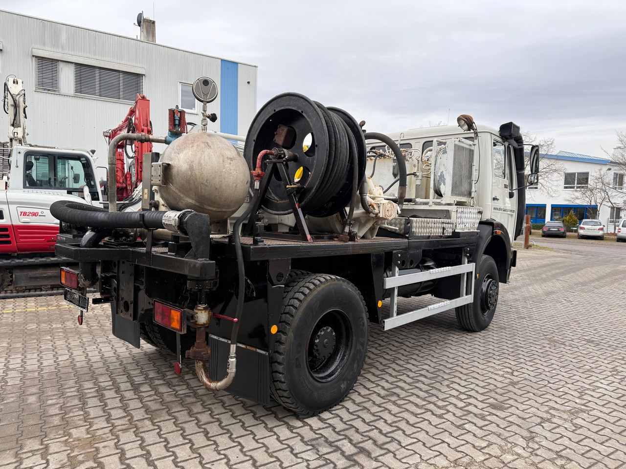 MErcedes-Benz 1928 NG V8 4x4 Uraca Hochdruckpumpe KD412 - Komunalinė/ Specializuota technika, Sunkvežimis: foto 4 MErcedes-Benz 1928 NG V8 4x4 Uraca Hochdruckpumpe KD412 - Komunalinė/ Specializuota technika, Sunkvežimis: foto 4