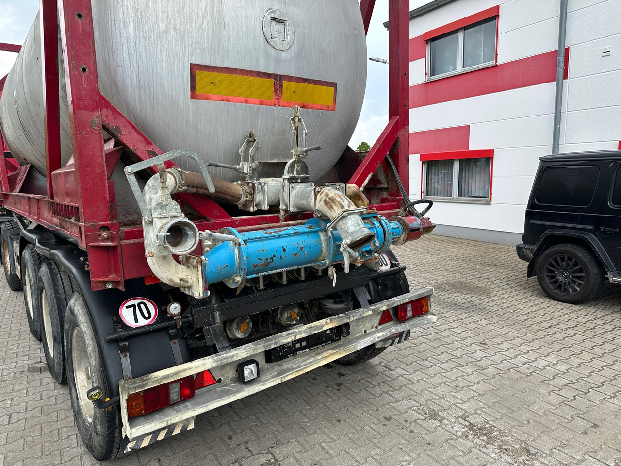 Schmidt CKSA 10/22-20 20 ft Containerkippchassis mit Lebensmitteltank - Savivartis puspriekabė: foto 2 Schmidt CKSA 10/22-20 20 ft Containerkippchassis mit Lebensmitteltank - Savivartis puspriekabė: foto 2