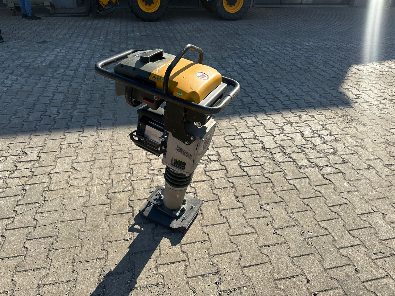 Wacker Neuson AS50E Rüttelstampfer Elektro AKKU! - Plūktuvas: foto 3 Wacker Neuson AS50E Rüttelstampfer Elektro AKKU! - Plūktuvas: foto 3
