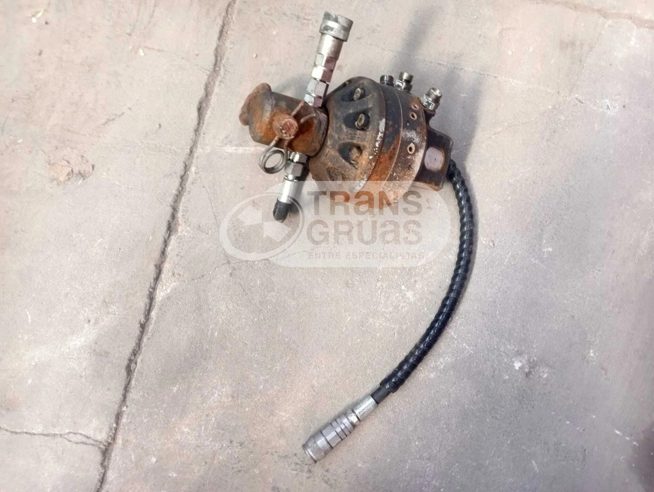 Rotator Kinshofer ocasión 4.500 Kg - Padargas: foto 1 Rotator Kinshofer ocasión 4.500 Kg - Padargas: foto 1