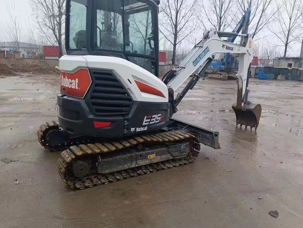 Bobcat E35 - Mini ekskavatorius: foto 1 Bobcat E35 - Mini ekskavatorius: foto 1