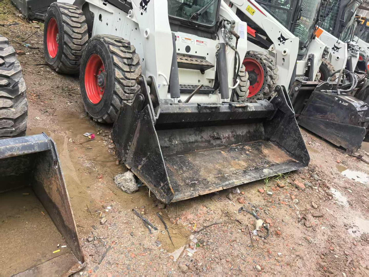 Bobcat S300 - Mini krautuvas: foto 5 Bobcat S300 - Mini krautuvas: foto 5