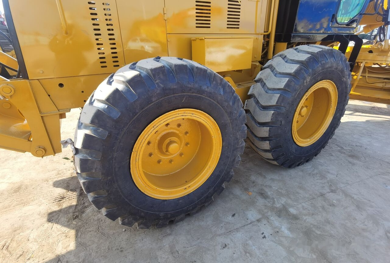 Caterpillar 140H - Greideris: foto 3 Caterpillar 140H - Greideris: foto 3