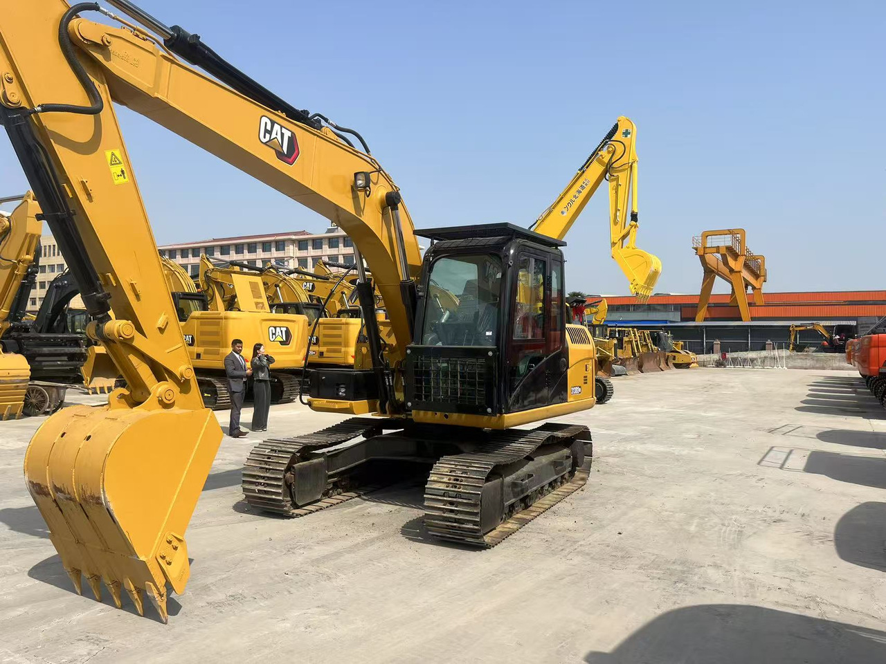 Caterpillar 313D2 - Vikšrinis ekskavatorius: foto 1 Caterpillar 313D2 - Vikšrinis ekskavatorius: foto 1