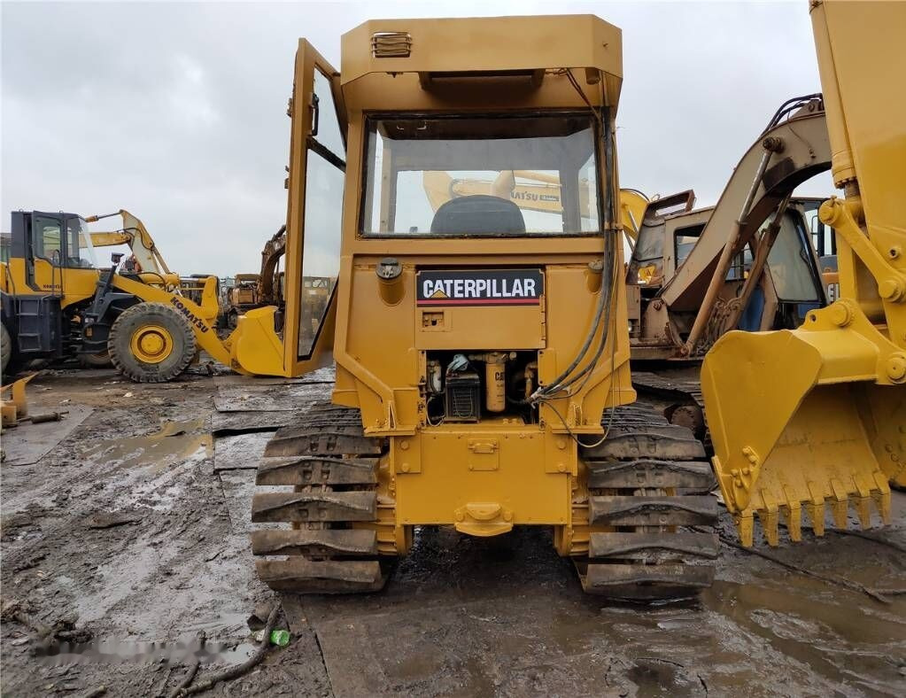 Caterpillar D4C - Buldozeris: foto 2 Caterpillar D4C - Buldozeris: foto 2