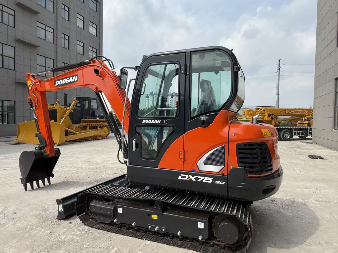 Mini ekskavatorius DOOSAN DX75: foto 6