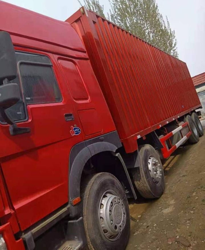 Howo 8X4 Box Truck Box Van - Konteineris-vežimus/ Sukeisti kūną sunkvežimis: foto 2 Howo 8X4 Box Truck Box Van - Konteineris-vežimus/ Sukeisti kūną sunkvežimis: foto 2