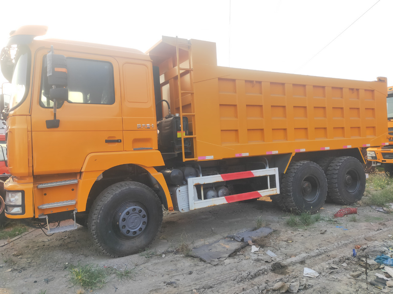Shacman F3000 6*4 Dump truck - Savivartis sunkvežimis: foto 3 Shacman F3000 6*4 Dump truck - Savivartis sunkvežimis: foto 3