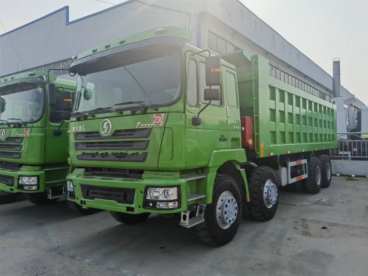 Shacman F3000 8*4 Dump truck - Savivartis sunkvežimis: foto 1 Shacman F3000 8*4 Dump truck - Savivartis sunkvežimis: foto 1