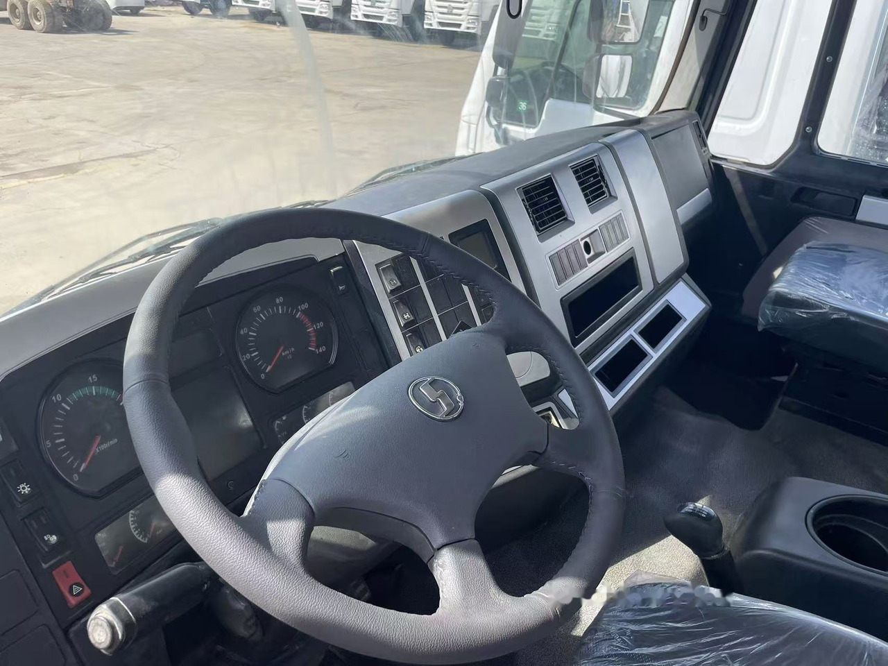 Shacman F3000 Concrete mixer truck - Betonvežis: foto 4 Shacman F3000 Concrete mixer truck - Betonvežis: foto 4
