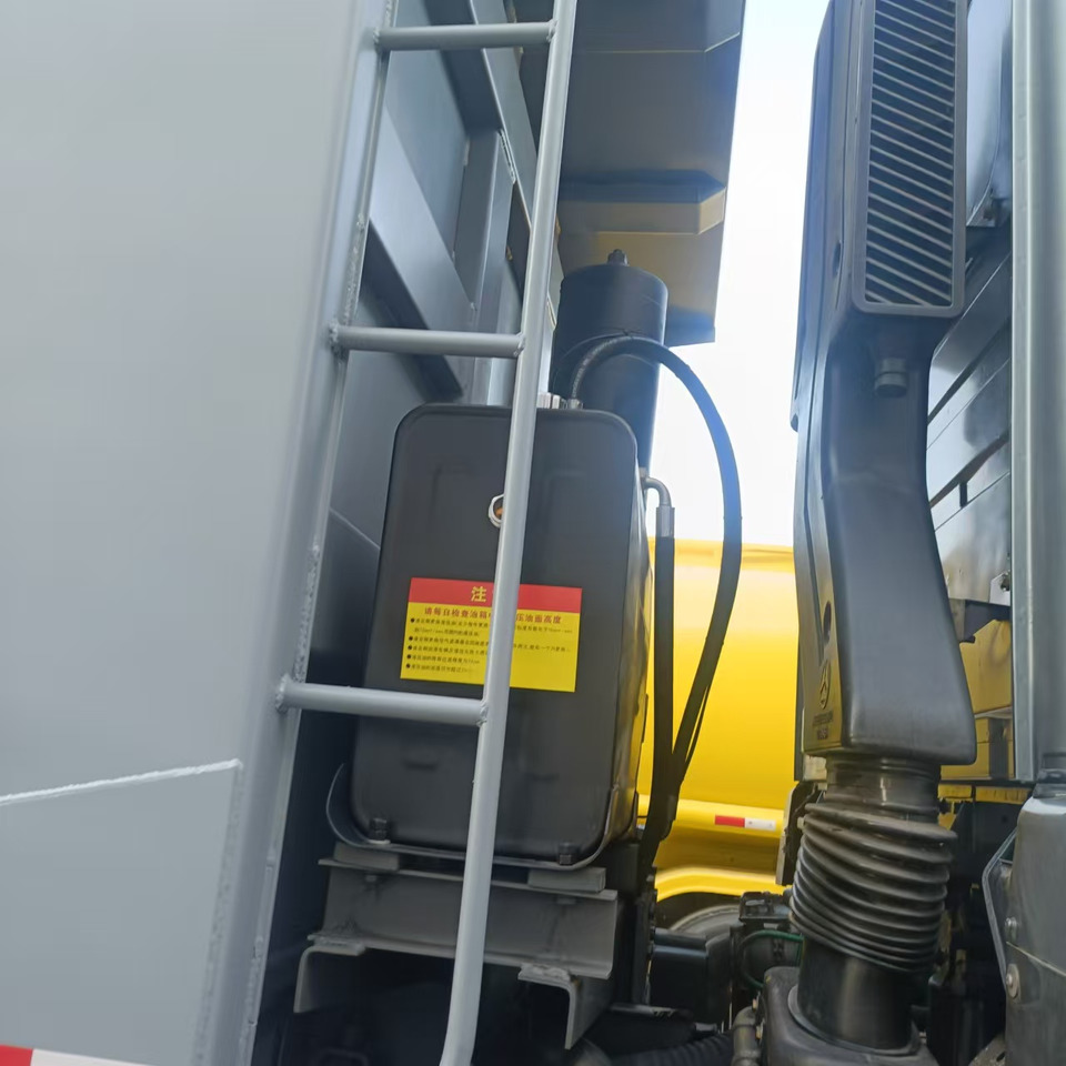 Sinotruk HOHAN 6*4 Dump truck - Savivartis sunkvežimis: foto 4 Sinotruk HOHAN 6*4 Dump truck - Savivartis sunkvežimis: foto 4