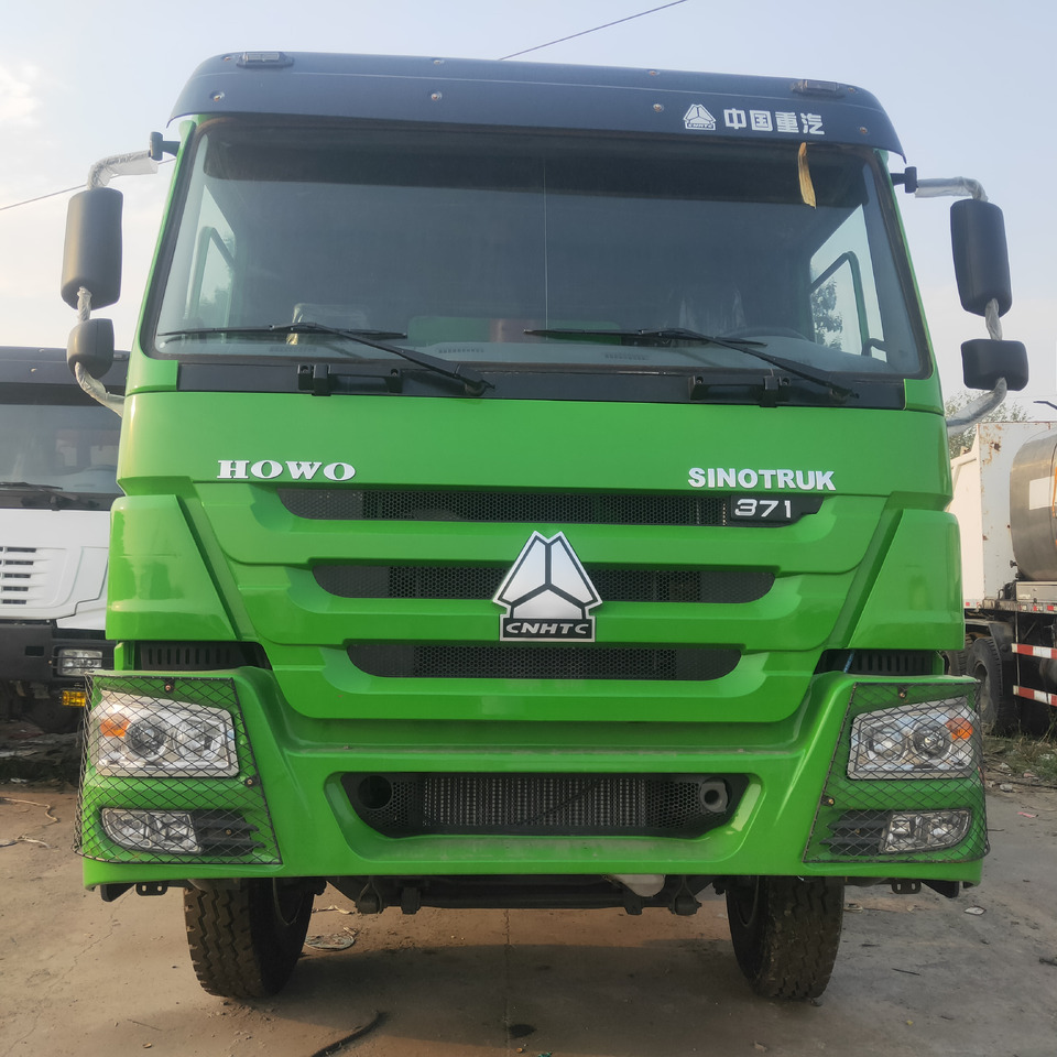 Sinotruk HOWO 371 8*4 Dump truck - Savivartis sunkvežimis: foto 3 Sinotruk HOWO 371 8*4 Dump truck - Savivartis sunkvežimis: foto 3