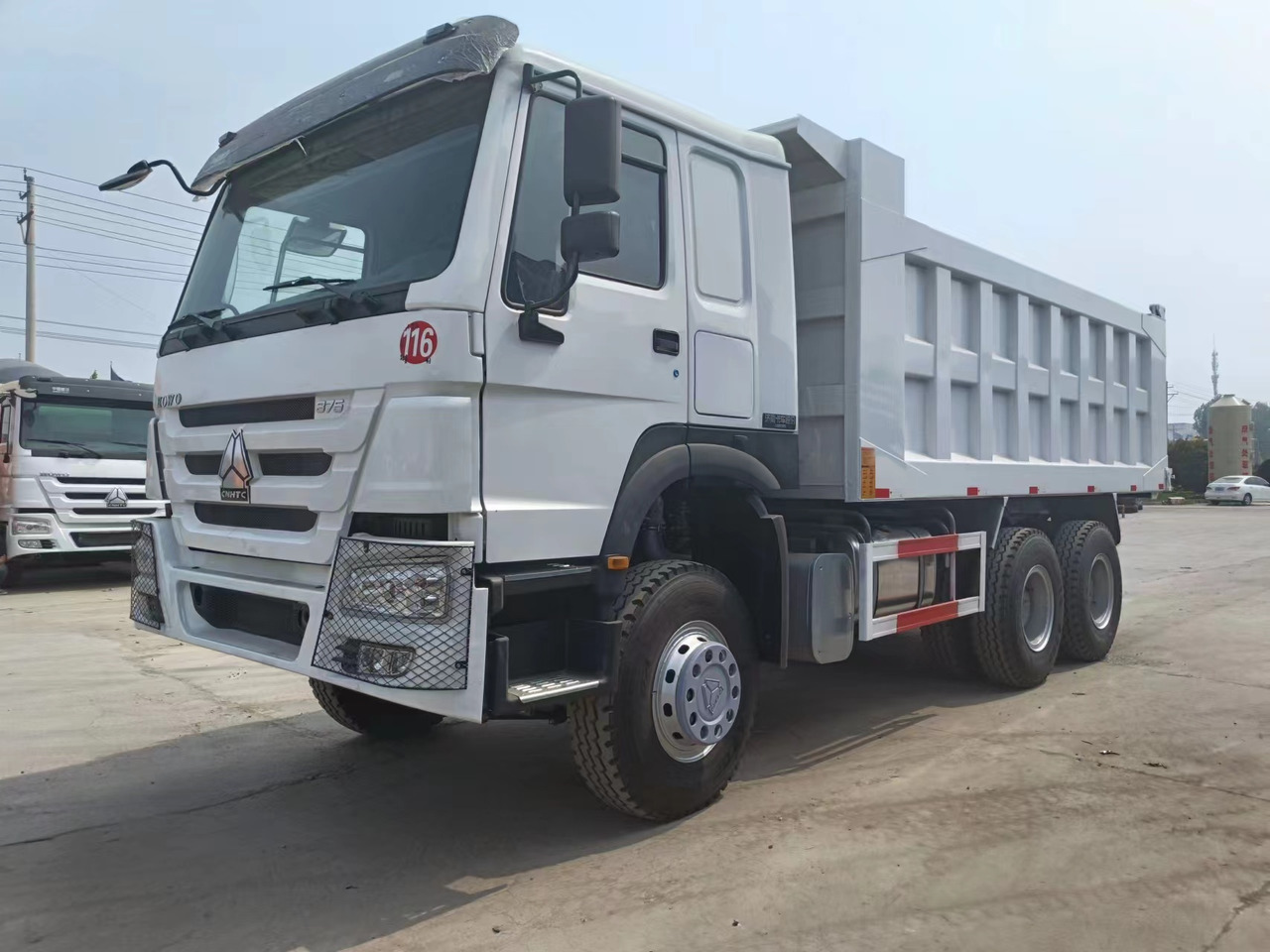 Sinotruk HOWO 6*4 Dump truck - Savivartis sunkvežimis: foto 2 Sinotruk HOWO 6*4 Dump truck - Savivartis sunkvežimis: foto 2