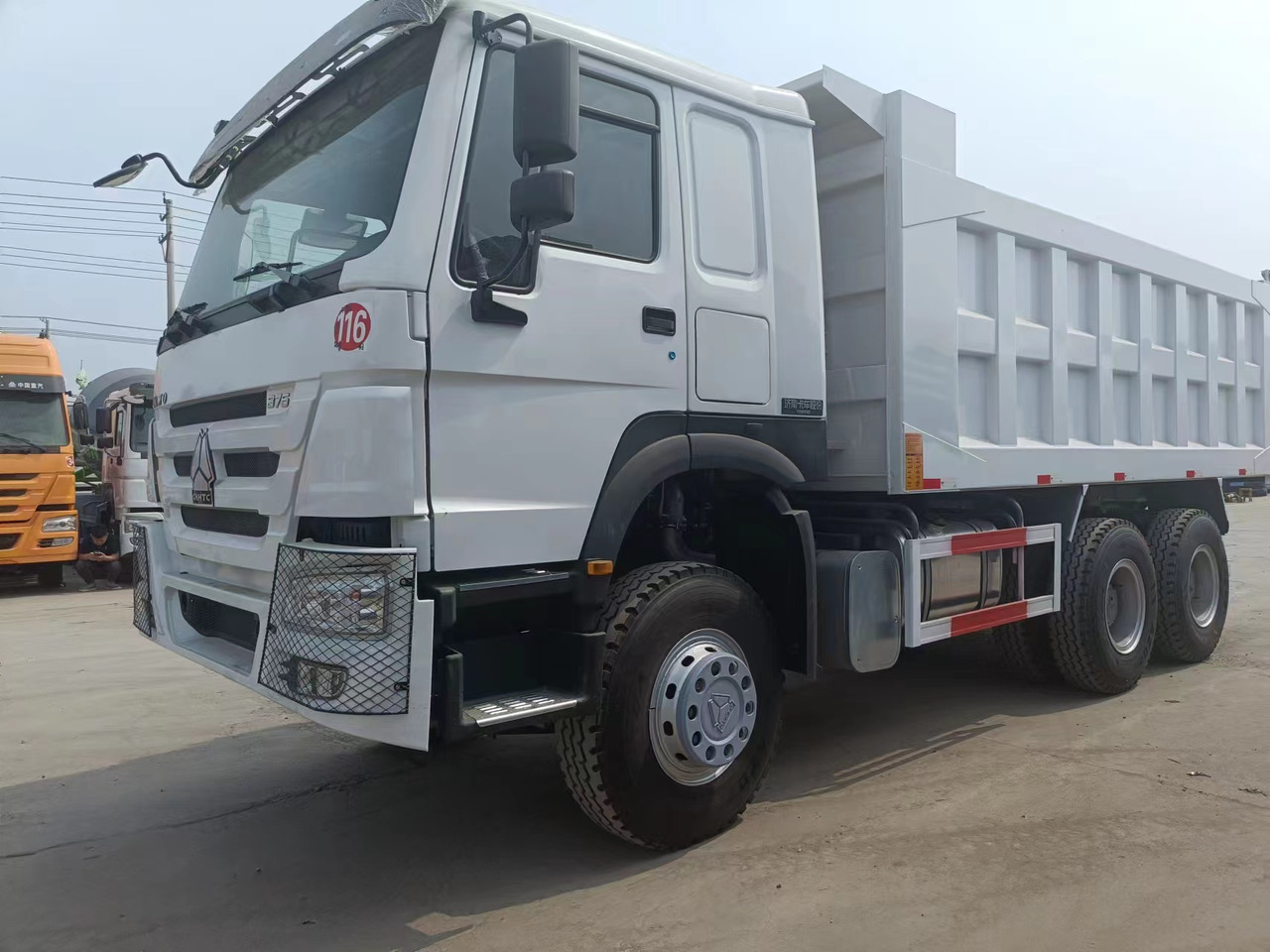 Sinotruk HOWO 6*4 Dump truck - Savivartis sunkvežimis: foto 5 Sinotruk HOWO 6*4 Dump truck - Savivartis sunkvežimis: foto 5