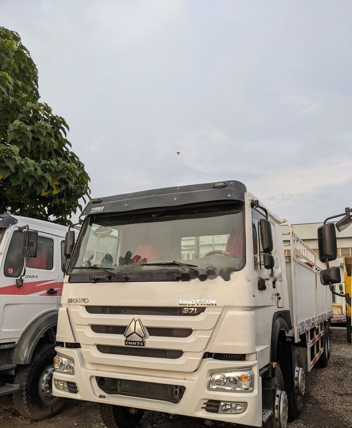 Sinotruk HOWO 8*4 Fence Truck - Platforminis/ Bortinis sunkvežimis: foto 2 Sinotruk HOWO 8*4 Fence Truck - Platforminis/ Bortinis sunkvežimis: foto 2