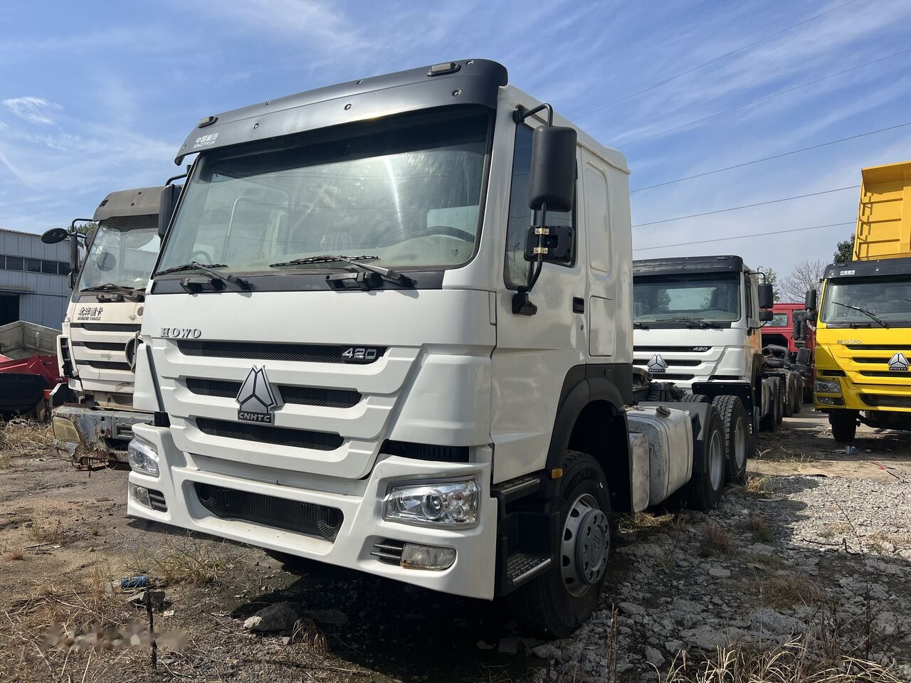 Sinotruk HOWO 420HP 6X4 Tractor - Vilkikas: foto 1 Sinotruk HOWO 420HP 6X4 Tractor - Vilkikas: foto 1