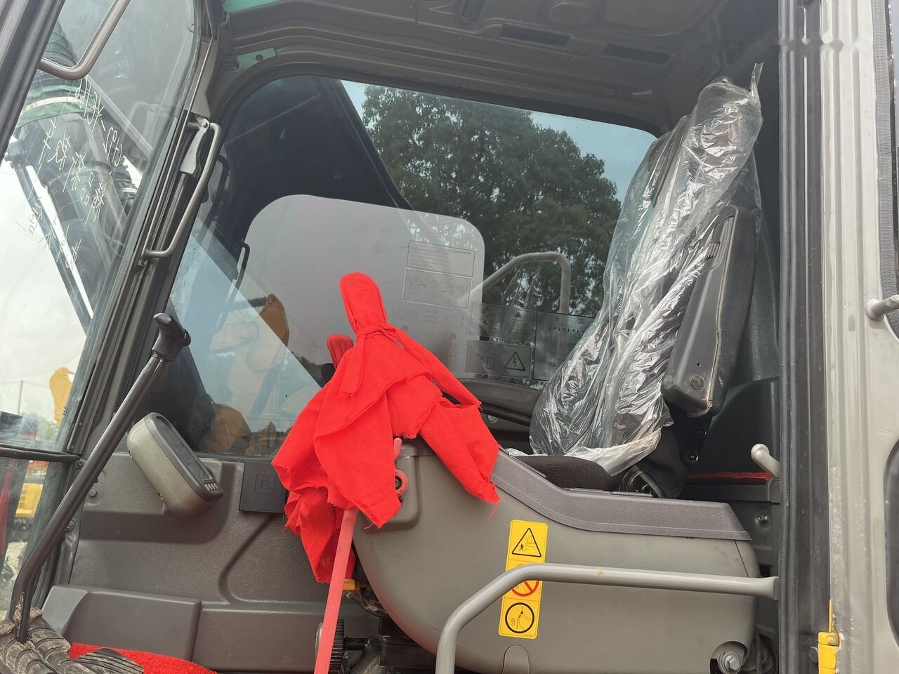 Vikšrinis ekskavatorius Volvo EC210: foto 6