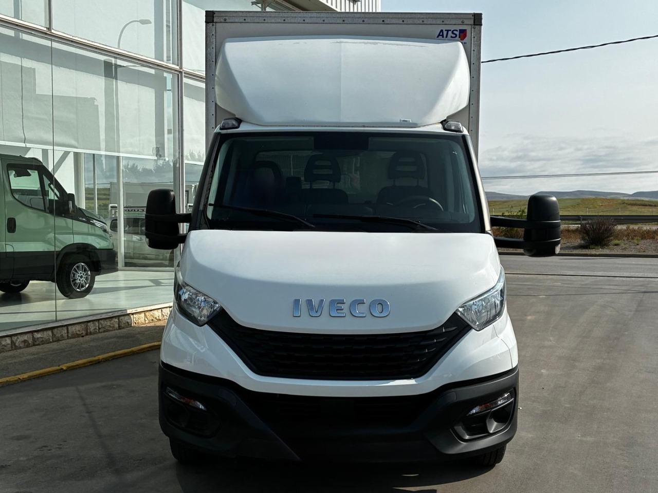 Caja cerrada IVECO 35C16 20m3 - Furgonas su krovinių dėže: foto 2 Caja cerrada IVECO 35C16 20m3 - Furgonas su krovinių dėže: foto 2