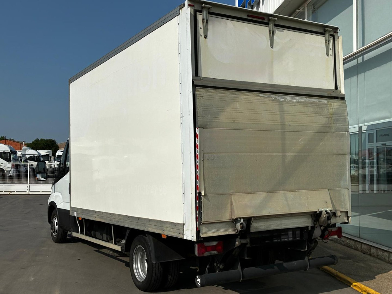 Caja cerrada IVECO 35C16 20m3 - Furgonas su krovinių dėže: foto 4 Caja cerrada IVECO 35C16 20m3 - Furgonas su krovinių dėže: foto 4