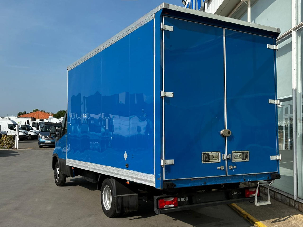 Caja cerrada IVECO 35C16 20m3 - Furgonas su krovinių dėže: foto 4 Caja cerrada IVECO 35C16 20m3 - Furgonas su krovinių dėže: foto 4
