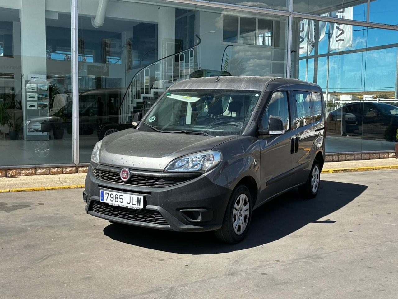 Furgón Fiat Dobló 5 plazas - Krovininis mikroautobusas: foto 1 Furgón Fiat Dobló 5 plazas - Krovininis mikroautobusas: foto 1