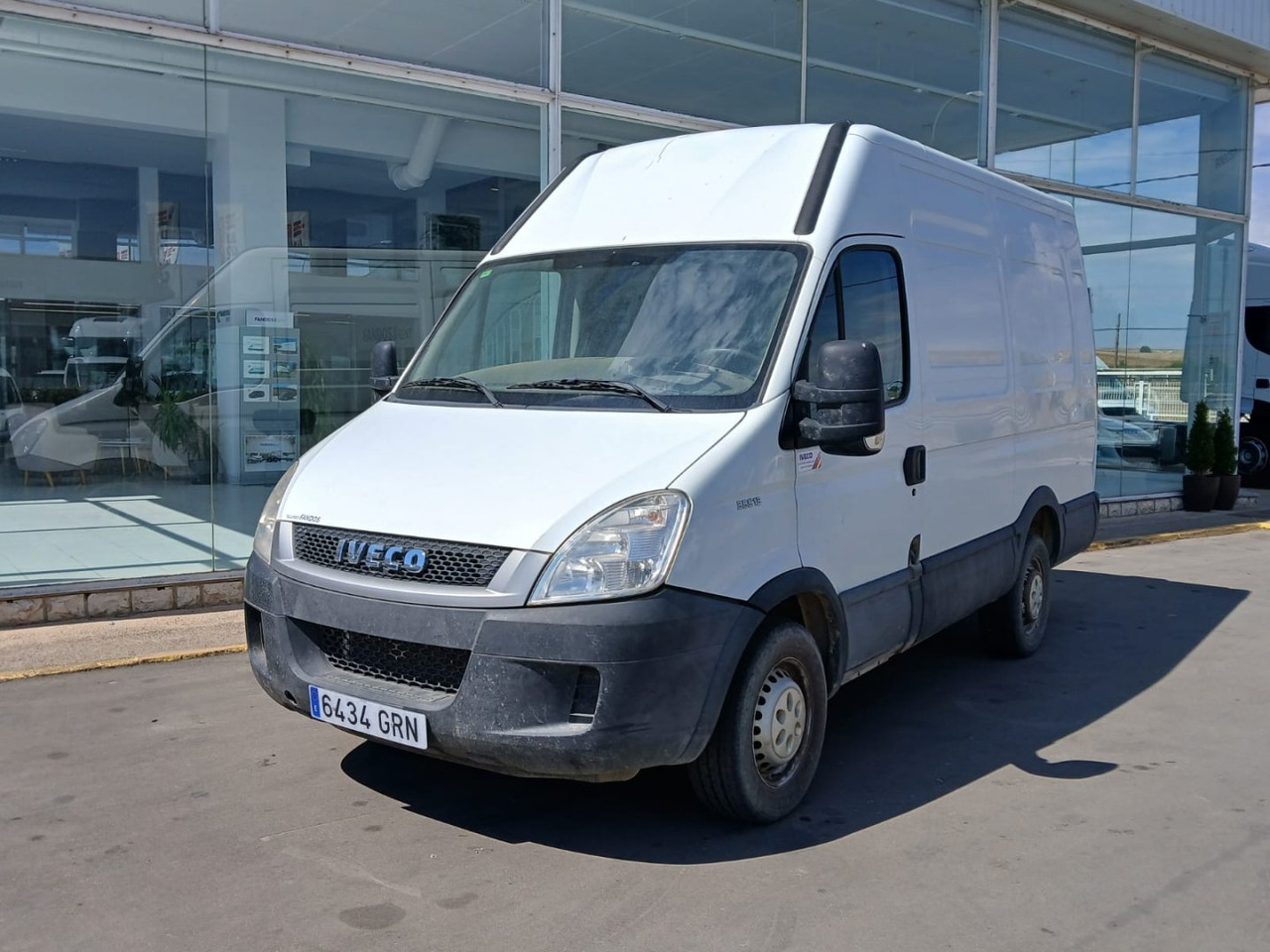 Furgón IVECO 35S13 V 10m3 - Krovininis mikroautobusas: foto 1 Furgón IVECO 35S13 V 10m3 - Krovininis mikroautobusas: foto 1