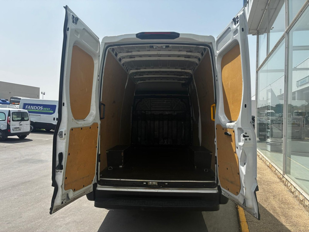 Furgón IVECO 35S14 V 12m3 - Krovininis mikroautobusas: foto 5 Furgón IVECO 35S14 V 12m3 - Krovininis mikroautobusas: foto 5