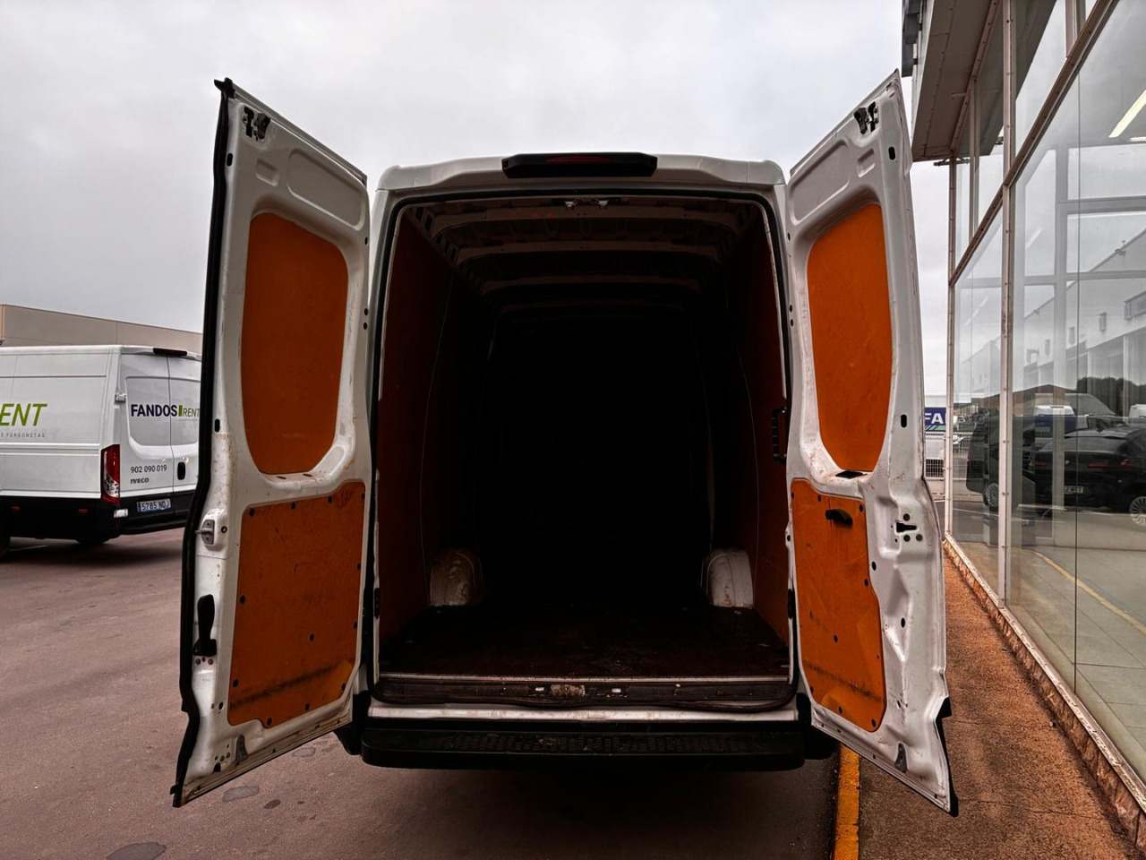 Furgón IVECO 35S14 V 16m3 - Krovininis mikroautobusas: foto 5 Furgón IVECO 35S14 V 16m3 - Krovininis mikroautobusas: foto 5
