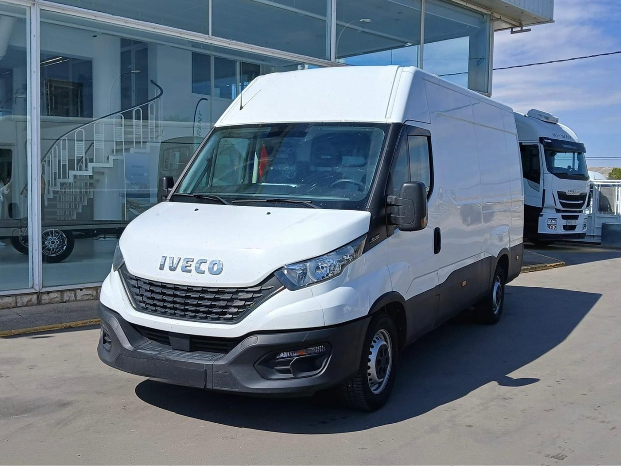 Furgón IVECO 35S16 V 12m3 - Krovininis mikroautobusas: foto 1 Furgón IVECO 35S16 V 12m3 - Krovininis mikroautobusas: foto 1