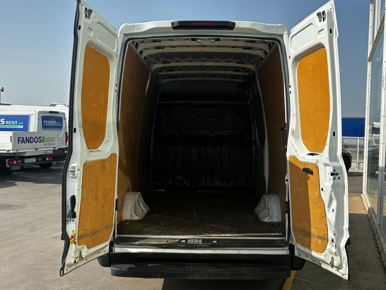 Furgón IVECO 35S16 V 12m3 - Krovininis mikroautobusas: foto 5 Furgón IVECO 35S16 V 12m3 - Krovininis mikroautobusas: foto 5