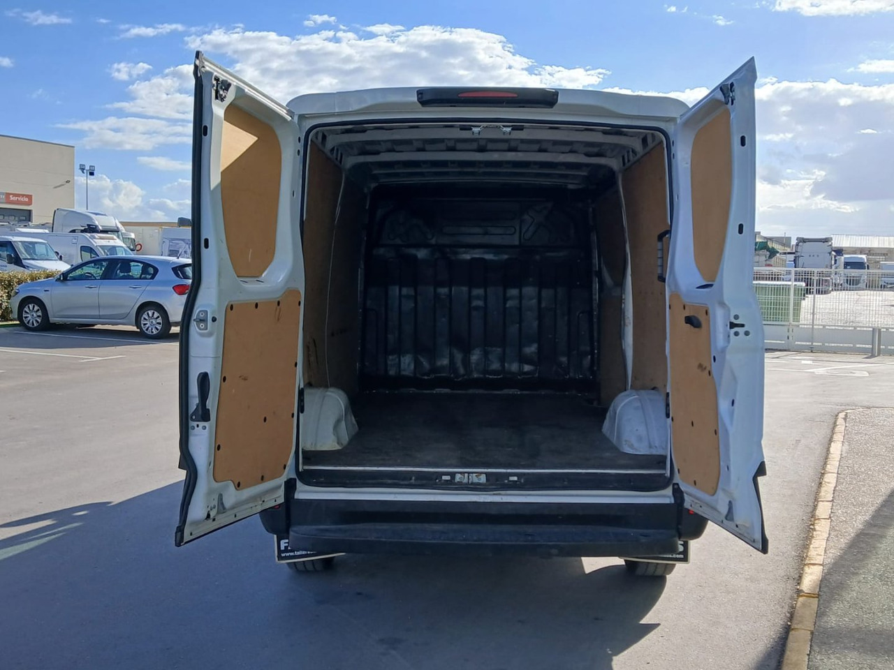 Furgón IVECO 35S16 V 9m3 - Krovininis mikroautobusas: foto 5 Furgón IVECO 35S16 V 9m3 - Krovininis mikroautobusas: foto 5