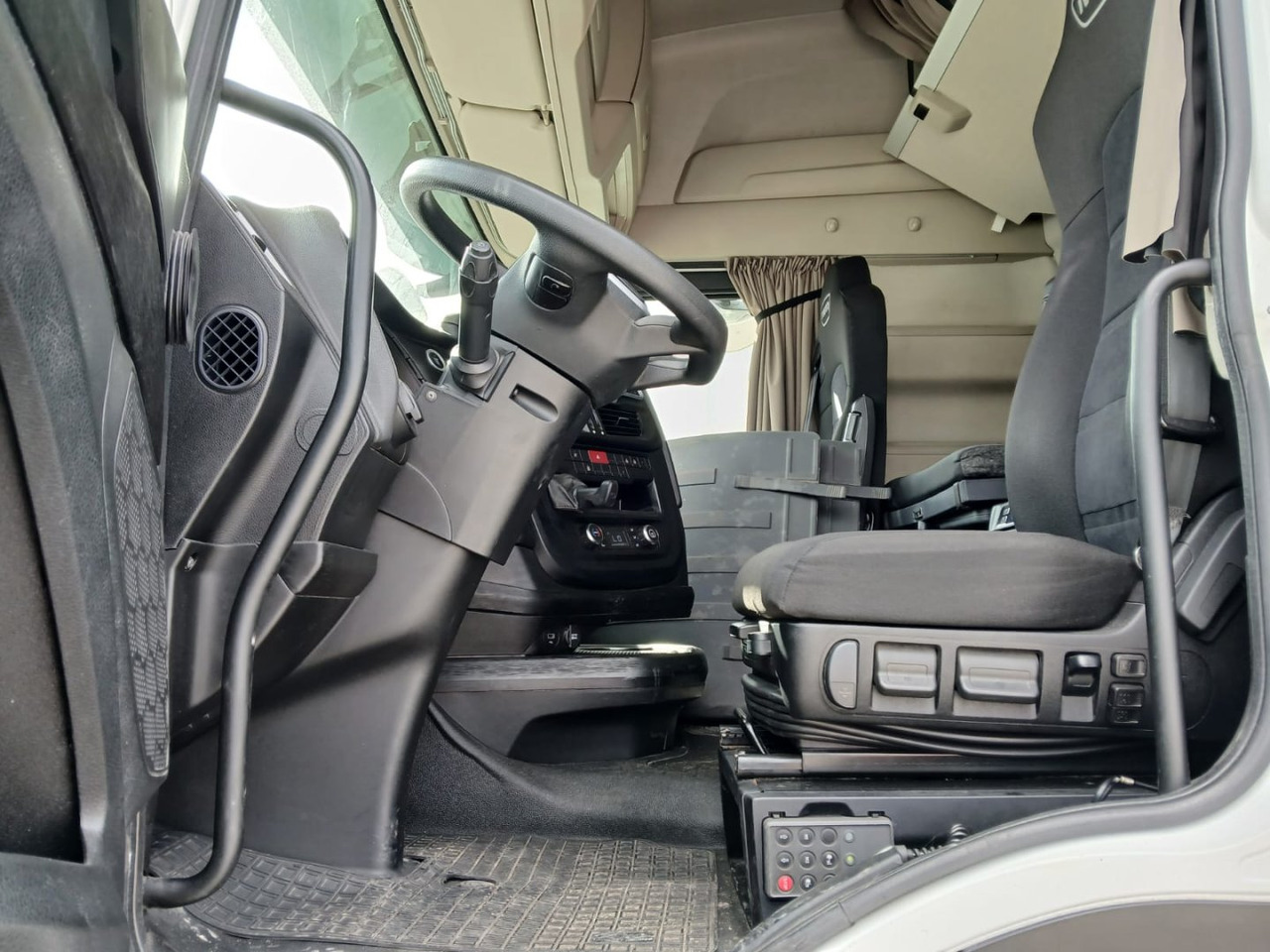 Cabeza Tractora IVECO 460 AUTOMATICO INTARDER ADR - Vilkikas: foto 5 Cabeza Tractora IVECO 460 AUTOMATICO INTARDER ADR - Vilkikas: foto 5